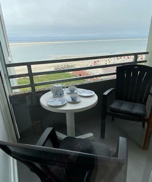 Outdoor dining - Holiday apartment with 1 bedroom (Borkum)