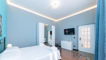 Studio Familial, salle de bains privée, vue ville (N5)