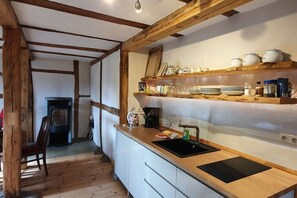Fridge, stovetop, dishwasher, coffee/tea maker - Apartment with 1 bedroom (Schmacht OT Zirkow)