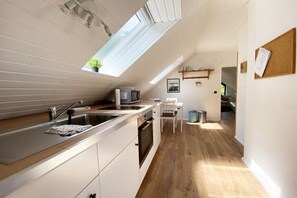 Fridge, oven, stovetop - Holiday apartment with 1 bedroom (Horumersiel)