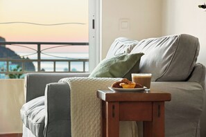 Interior - Villa with stunning Ocean Views & Priv. Heated Pool (Luz)