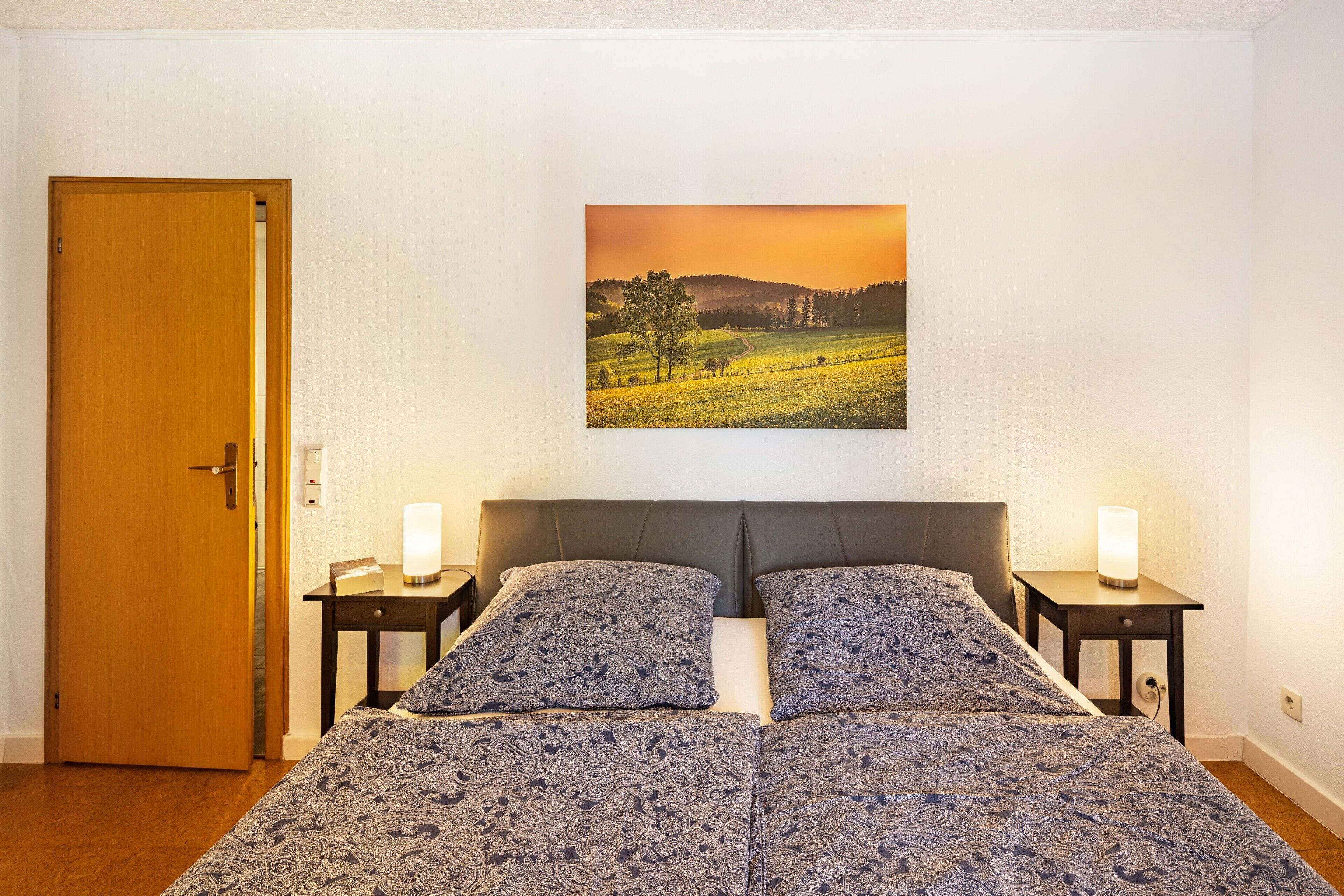 2 slaapkamers, een strijkplank/strijkijzer, wifi, beddengoed