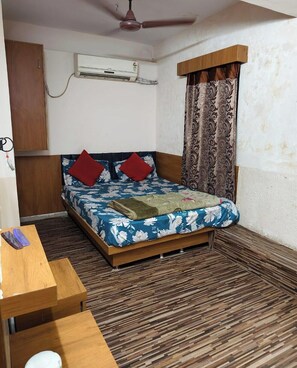 Deluxe Room | Free WiFi - HOTEL STAY INN (Ahmedabad)