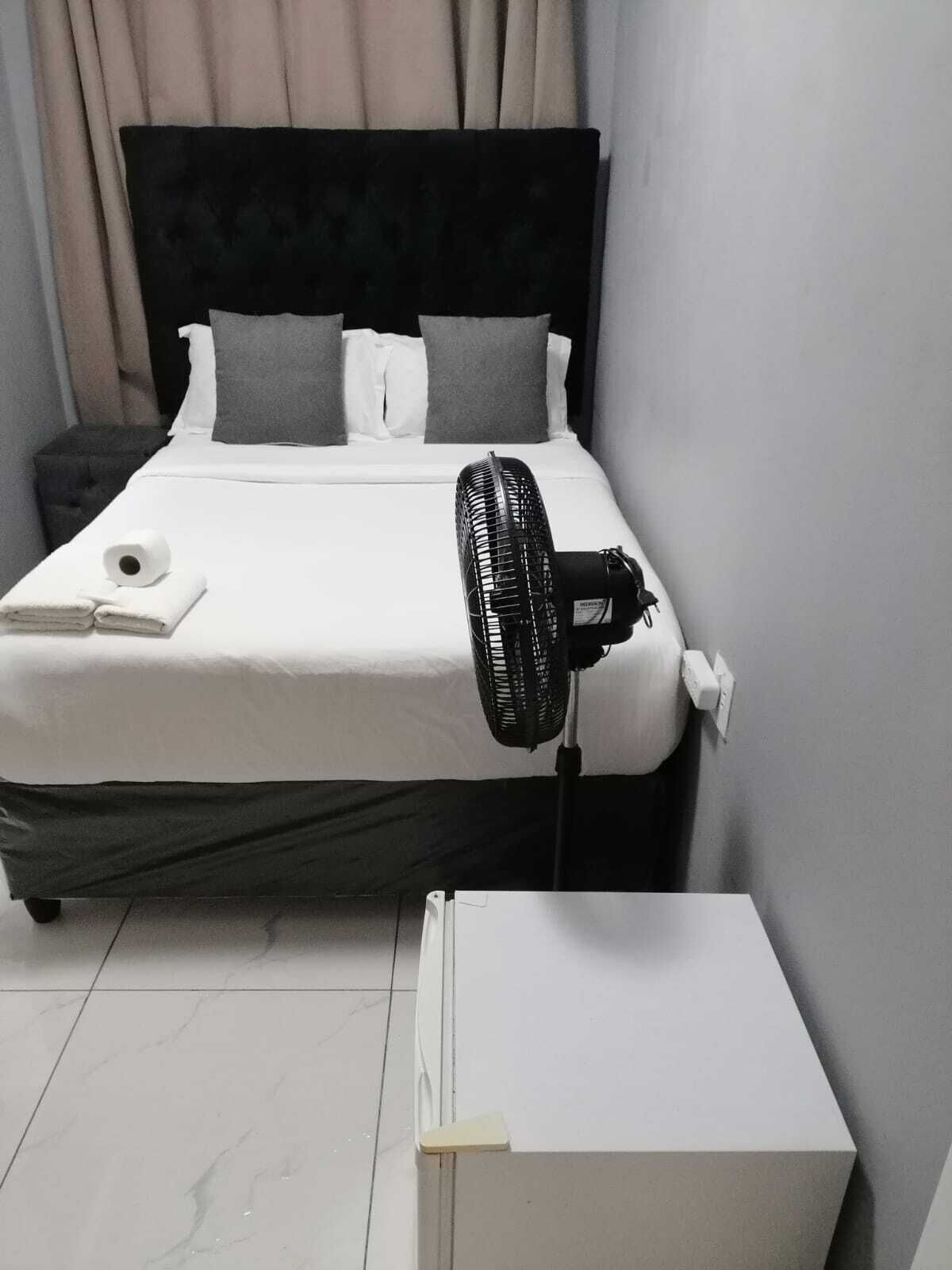 Room, 1 Bedroom, Accessible, Smoking | 1 bedroom