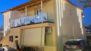 Tripla Standard, balcone, vista giardino | Esterni