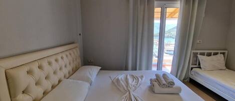 Deluxe Triple Room, Balcony, Lake View