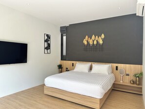 Iron/ironing board, WiFi, bed sheets - Spacious 4-bedroom villa Naiton beach Phuket (Tambon Sa Khu)
