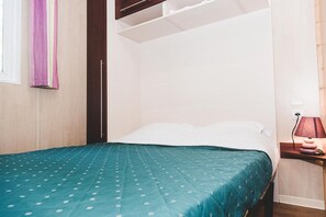Unclassified image, 4 of 24, button - Lakeside Chalet at Moncontour Park (Moncontour)