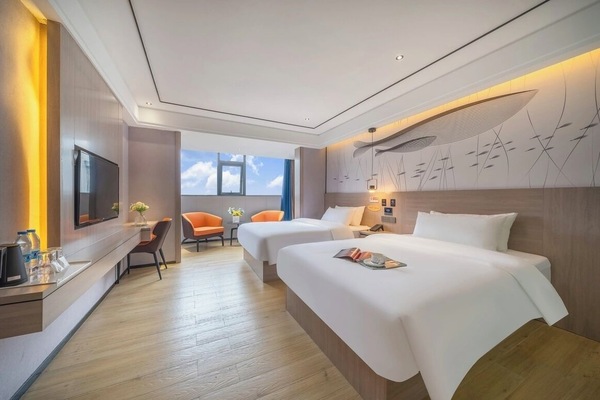 Executive Double Room, City View | Desk, laptop workspace, blackout drapes, soundproofing