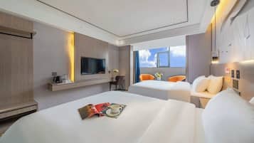 Executive Double Room, City View | Desk, laptop workspace, blackout drapes, soundproofing