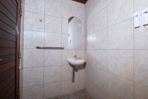 Villa, balcon, vue jardin | Salle de bain