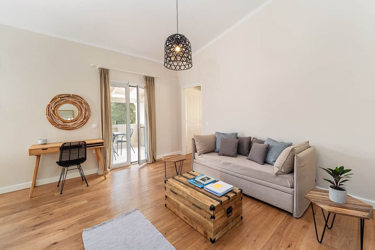 Family Quadruple Room | In-room safe, desk, free cribs/infant beds, free WiFi