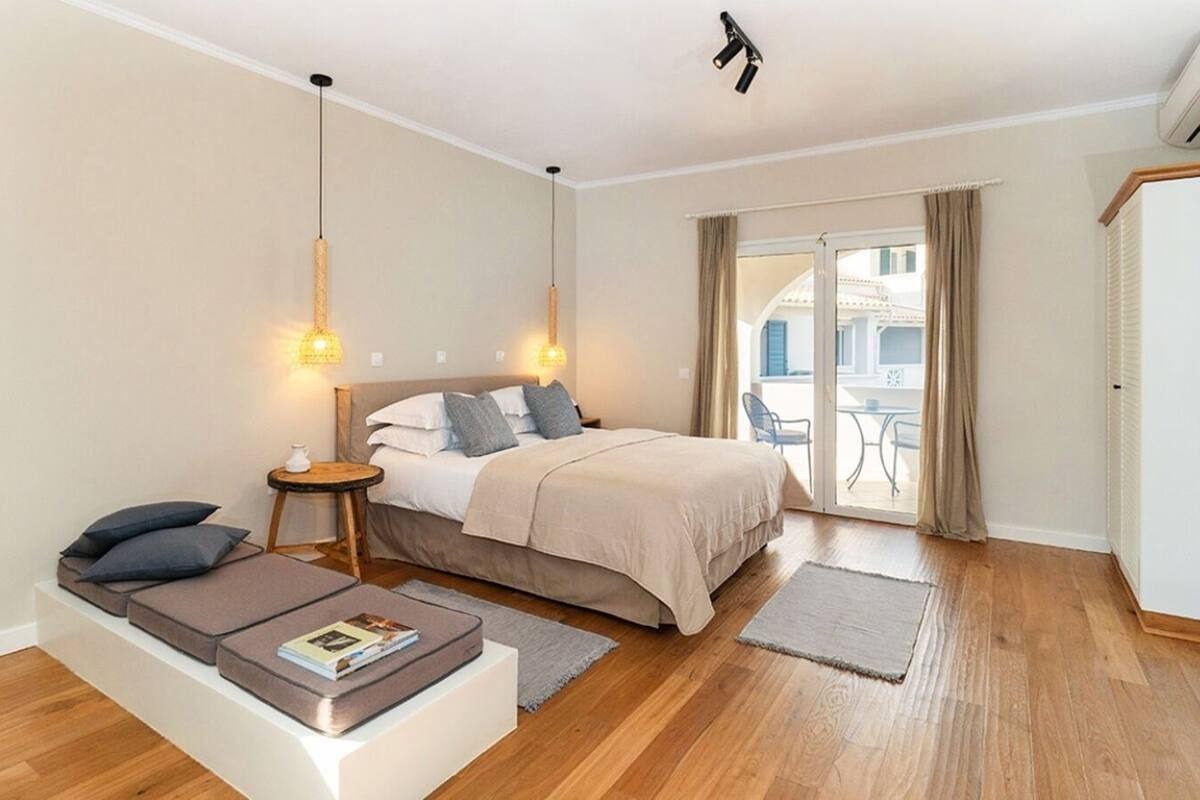 Junior Triple Room, Sea View - Room 104 | In-room safe, desk, WiFi (free), bed sheets