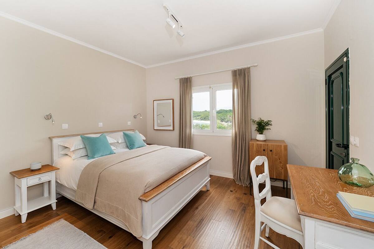 Classic Double Room, Sea View - Room 206 | In-room safe, desk, WiFi (free), bed sheets