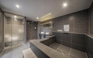 Hair dryer, towels, shampoo, toilet paper - Changnyeong Bugok Hansung Hotel (Changnyeong)