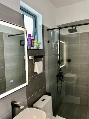 Bathroom - 2-bedroom apartment in peaceful Syokimau near airport with Free parking (Nairobi)