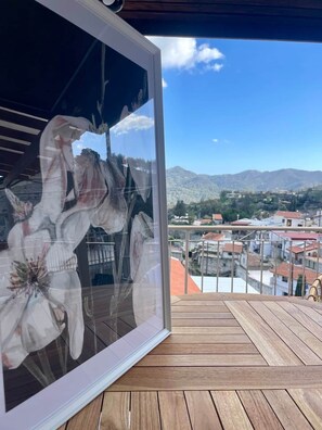 Property grounds - House of Light, Mountain Retreat (Dierona)