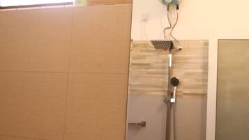 Shower, bidet, towels, soap