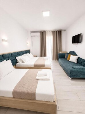 Desk, free WiFi - Zador Hotel (Ksamil)