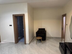 Chambre Junior, balcon, vue sur la ville | Intérieur