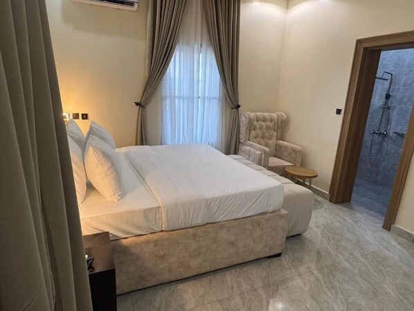 Chambre Junior, balcon, vue ville
