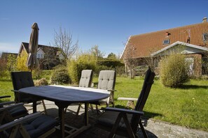 Outdoor dining - Vrbo Property (Wiek)