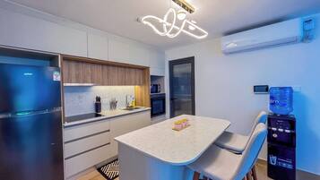 Comfort Apartment, 1 Bedroom, Beach View | Private kitchen