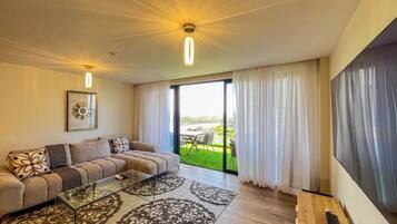 Comfort Apartment, 1 Bedroom, Beach View | Interior