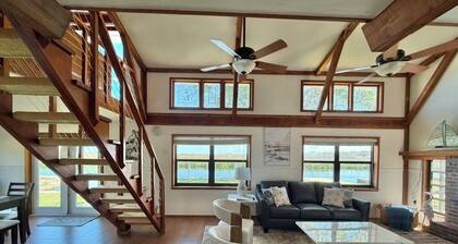Tranquil Canal-Front Home with Direct Gulf Access and Stunning Sunsets