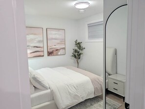 1 bedroom, iron/ironing board, WiFi, bed sheets - An Exquisite One-Bedroom Guest Suite. (Regina)