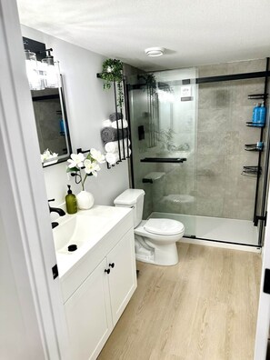 Bathroom - An Exquisite One-Bedroom Guest Suite. (Regina)