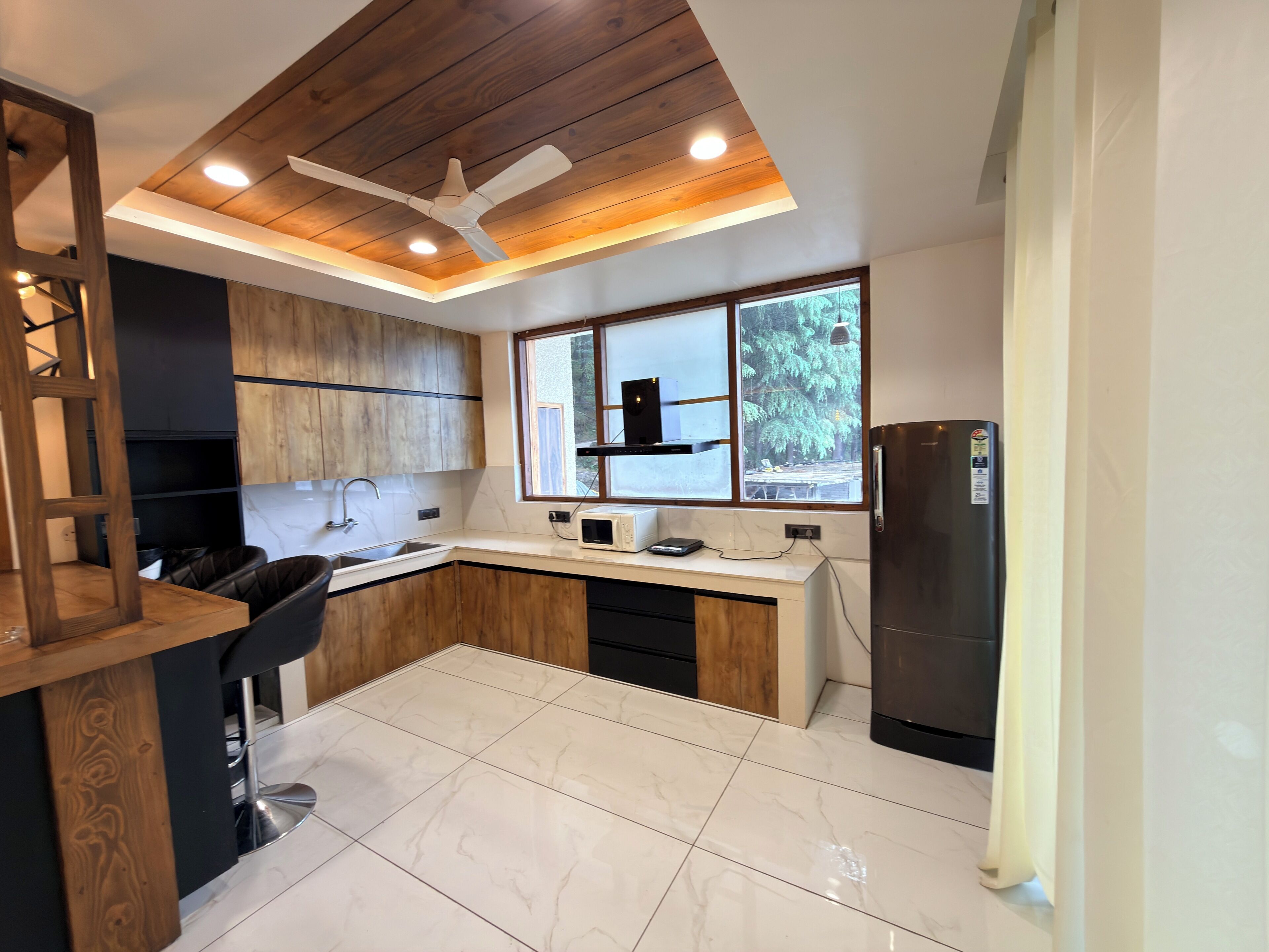 Appartement luxueux, vue sur la colline | Cuisine privée | Four à micro-ondes