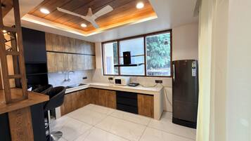 Appartement luxueux, vue sur la colline | Cuisine privée | Four à micro-ondes