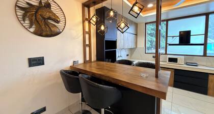 Oak & Amber Retreat