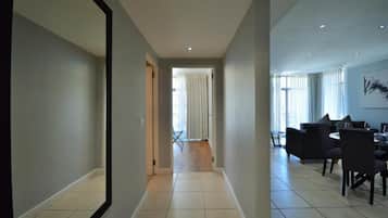 Deluxe Apartment, City View | Interior