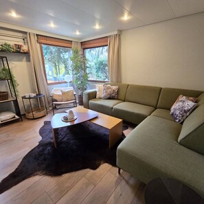 TV - Gezellig huisje met bostuin op de Veluwe (Putten)