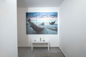 Interior - 2 suites by the sea in the center - sleeps 4 - parking space in May and August (Pescara)
