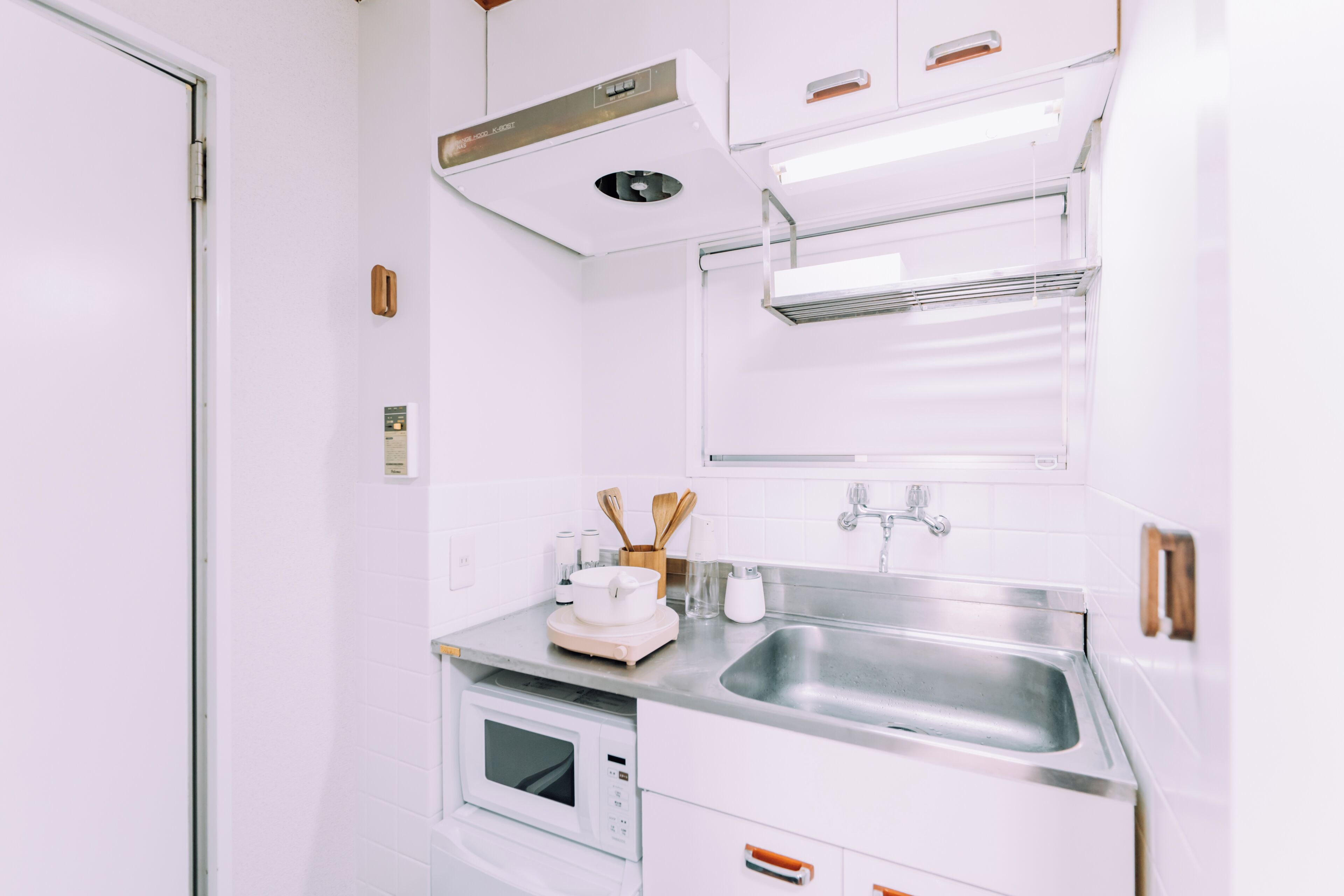 Apartment, Balcony | Private kitchen | Mini-fridge, microwave, stovetop, cookware/dishes/utensils