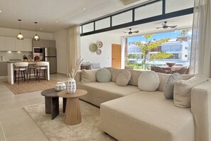 Smart TV - 2BR Oceanfront • Steps to Beach • Sol de Arena B6 (Las Terrenas)