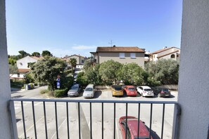 Property grounds - Comfortable apartment in Umag (Umag)
