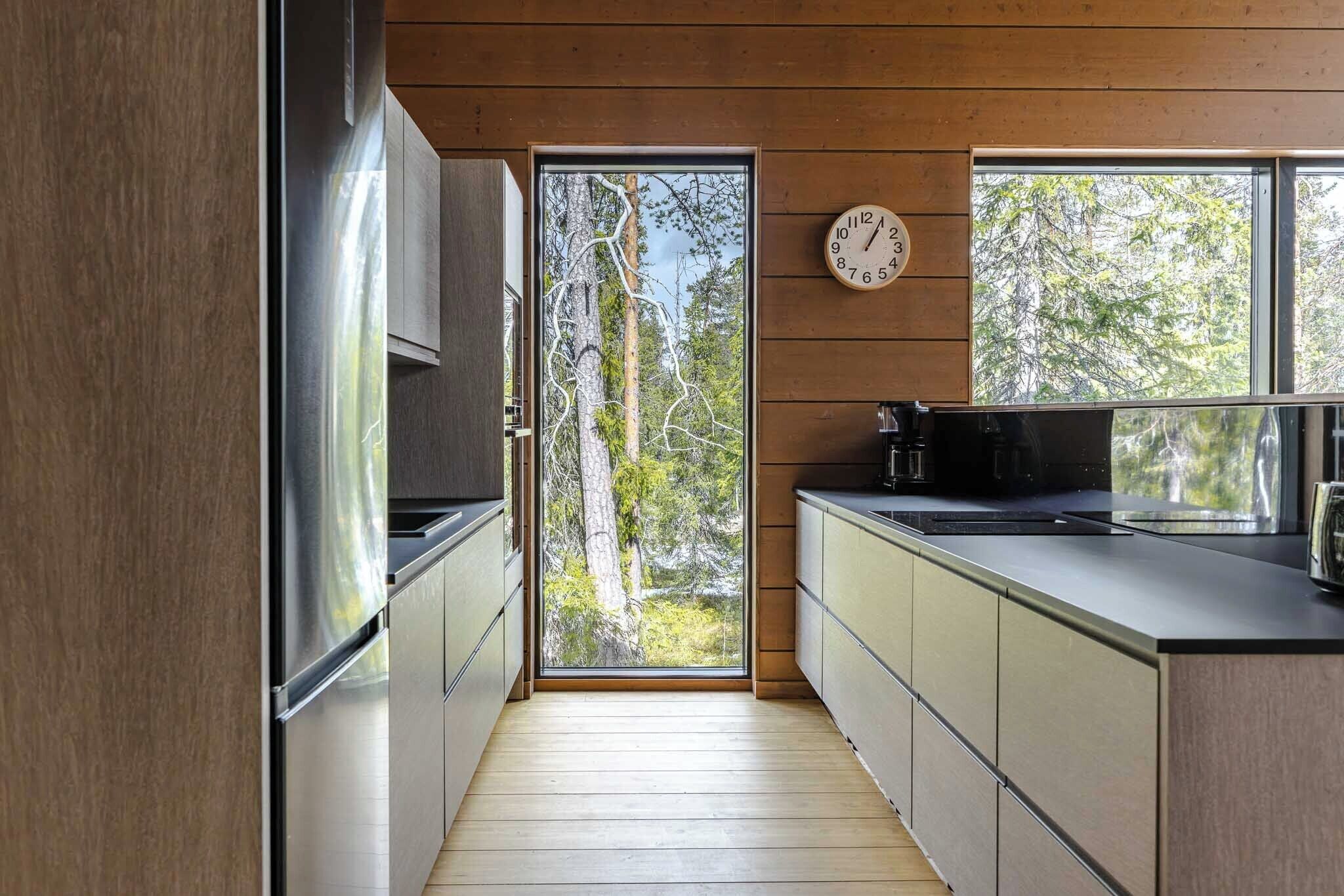 Superior-huvila, 4 makuuhuonetta, sauna, executive-taso | Yksityinen keittiö | Täysikokoinen jääkaappi, mikroaaltouuni, uuni, liesi