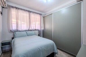 2 chambres, fer et planche à repasser, Wi-Fi, literie fournie