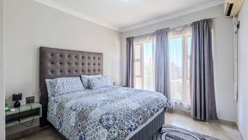 2 bedrooms, iron/ironing board, WiFi, bed sheets