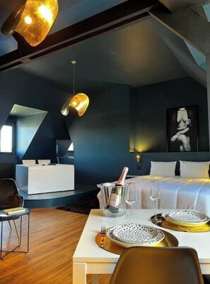 Room - Vrbo Property (Eu)