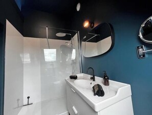 Bathroom - Vrbo Property (Eu)