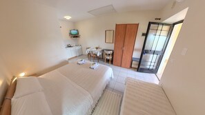 Internet, bed sheets - Peaceful studio in Šćavonija (Murine)