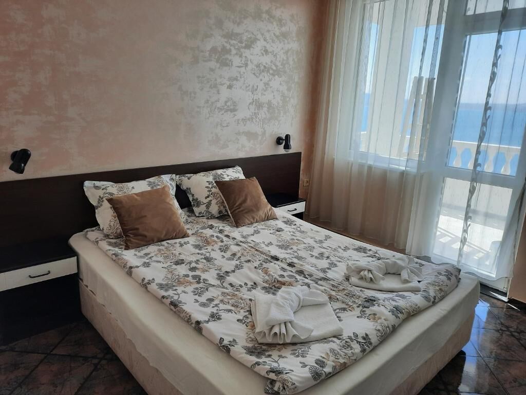Suite, Balcony, Sea View | Peti besi dalam bilik, meja, Wi-fi percuma 