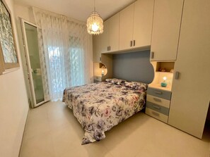 Room - Poolside apartment with an enchanting terrace (Porto Santa Margherita)