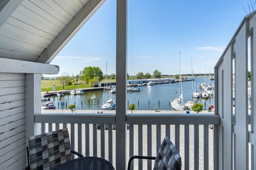 Apartment „Hafenkiek 39“ mit Seeblick, Balkon und WLAN