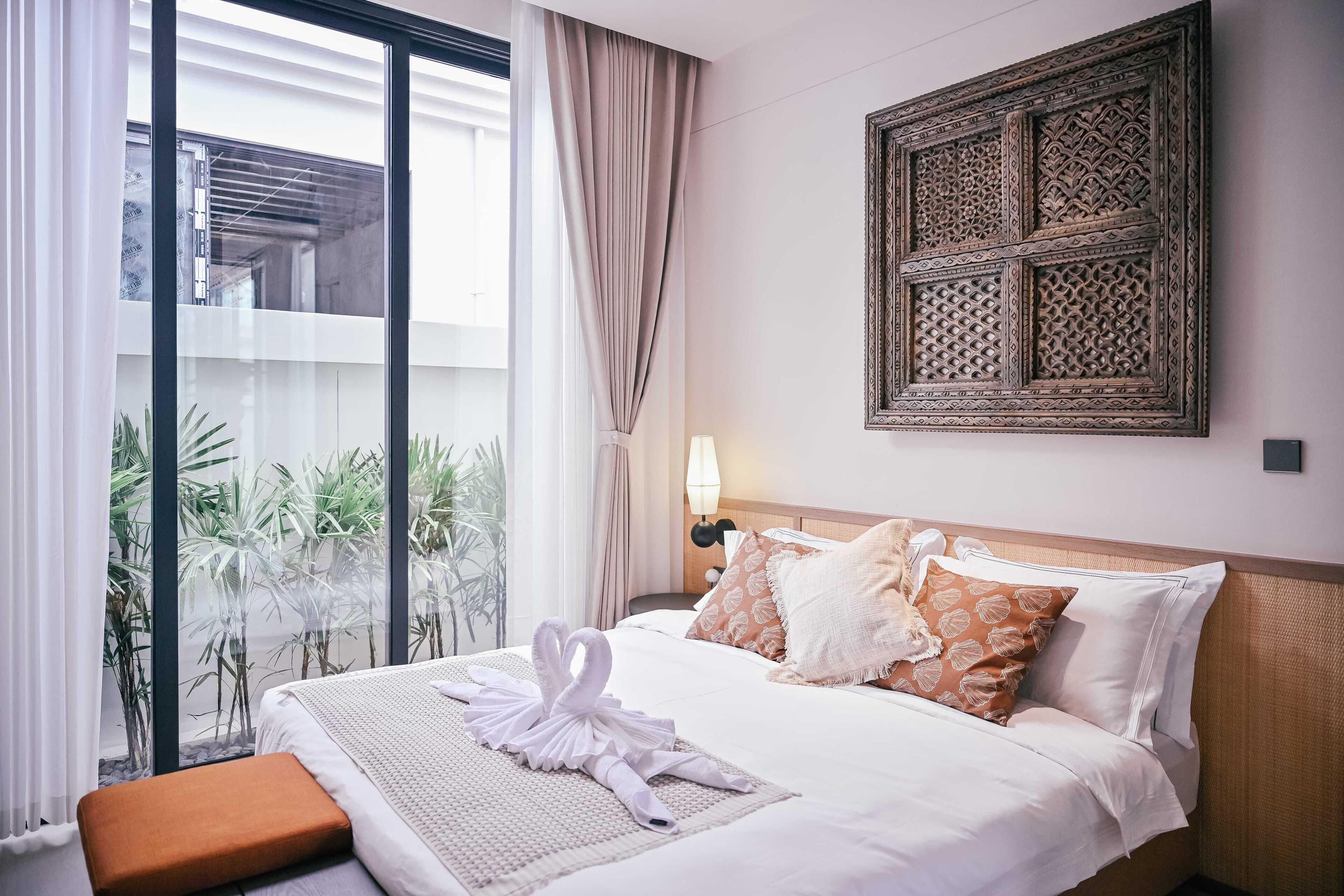 Deluxe Villa, Pool View | Desk, laptop workspace, iron/ironing board, free WiFi